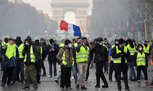 París investiga posible nexo ruso con protestas en Francia